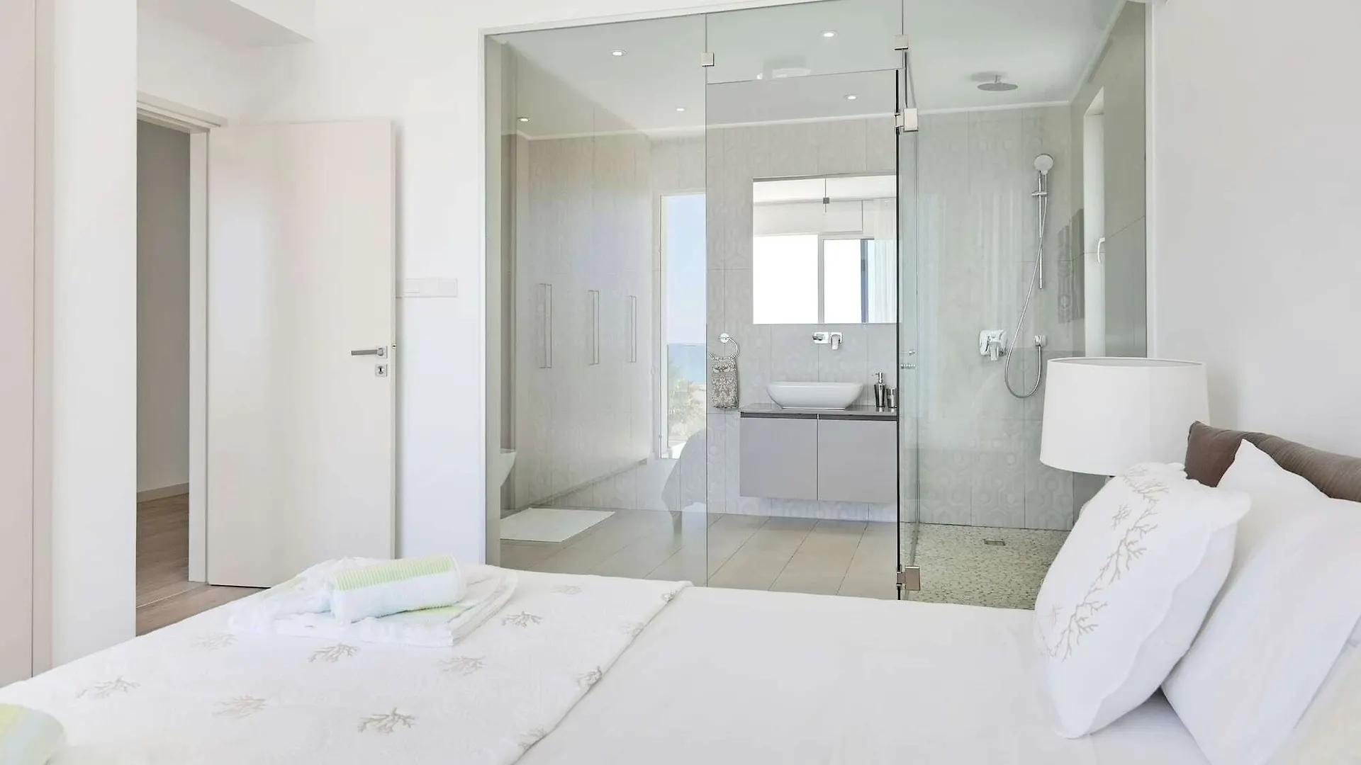 Royal Elite Luxury Home 圣纳帕 0*,  塞浦路斯